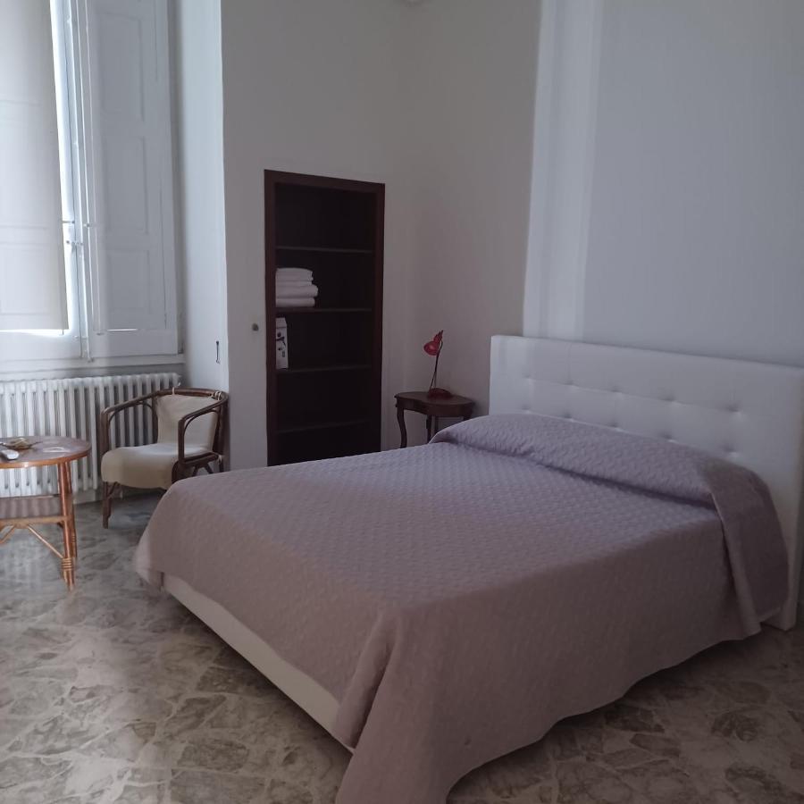 Don Goffredo Monopoli Bagian luar foto